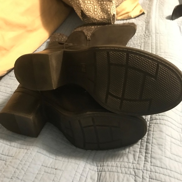 Baretraps boots 8.5 like new. Comfortable ! - Picture 4 of 6